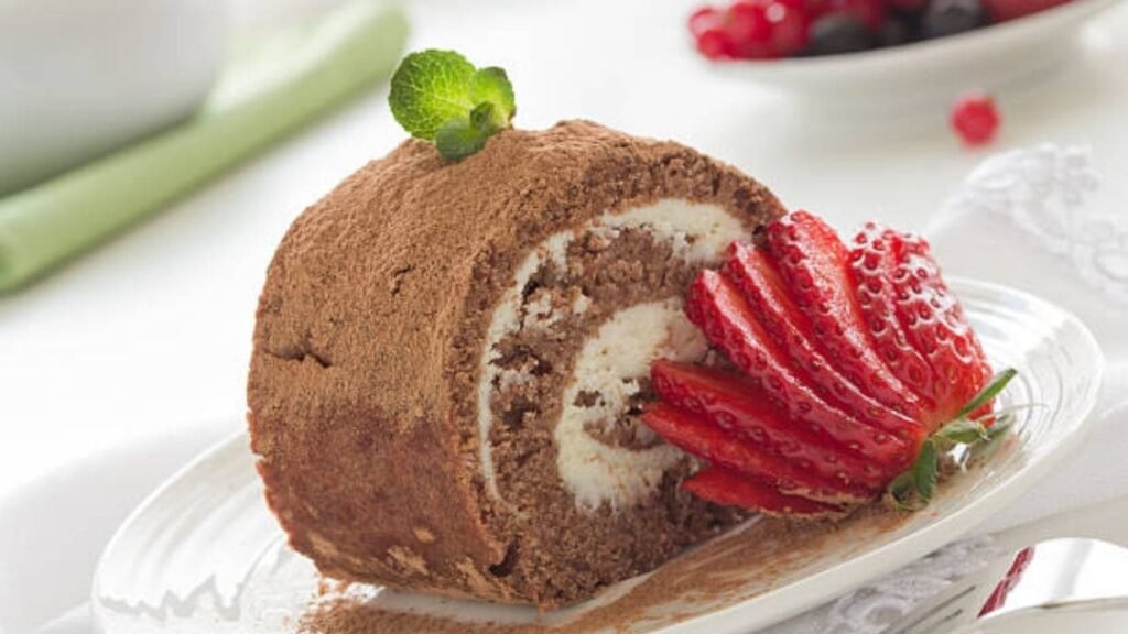 Cómo hacer arrollado de chocolate con crema de frutillas sin azúcar