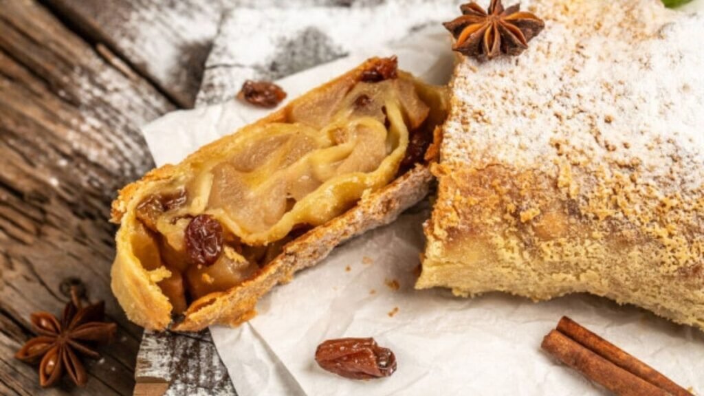 Cómo hacer strudel de peras y uvas pasas sin azucar